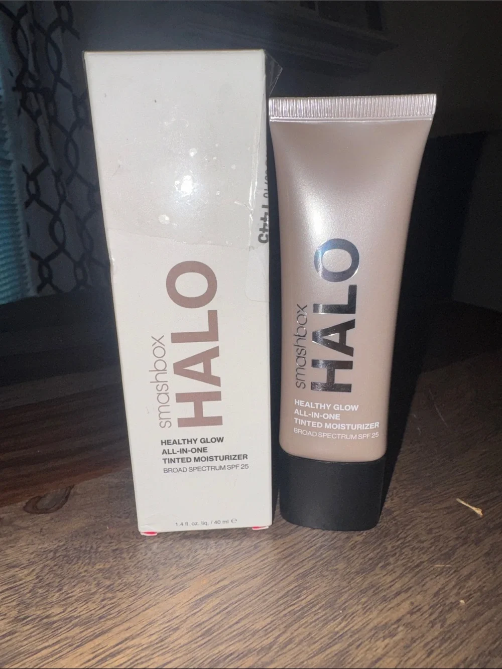 Smashbox Halo Tinted Moisturizer - Deep Rich Neutral- 40ml